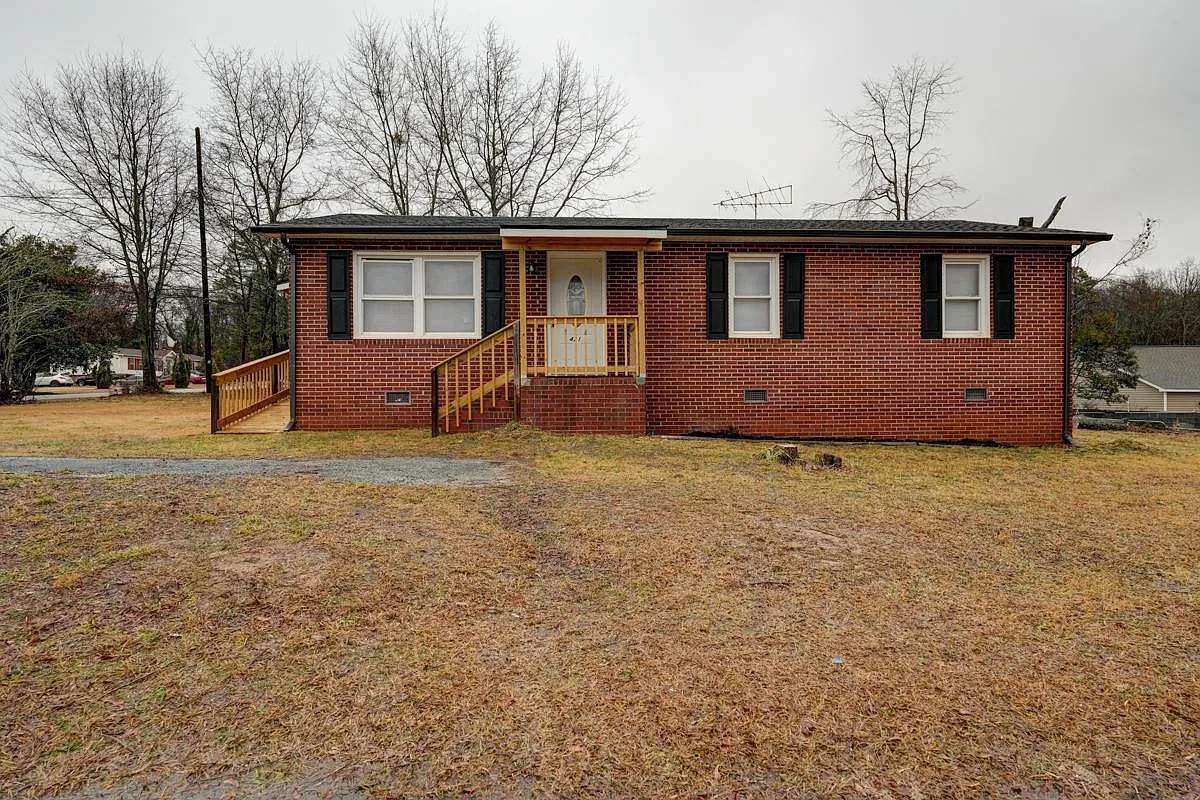 Primary Photo - 421 sharpe st woodruff sc