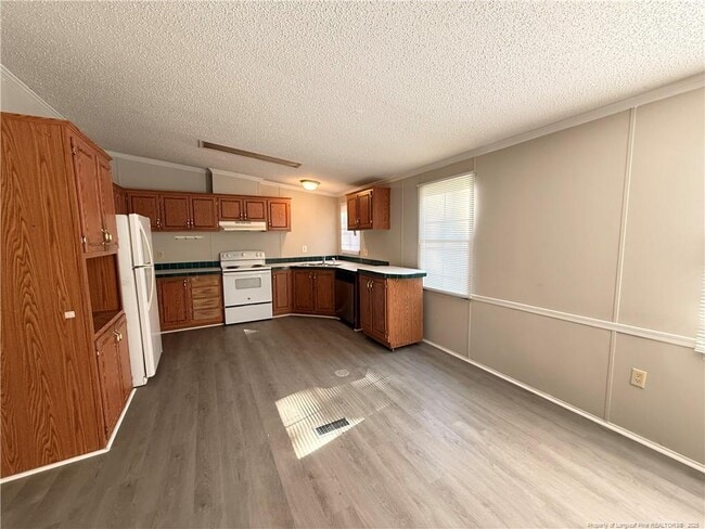 Foto del edificio - 150 Travis Dr