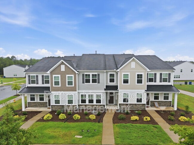 Building Photo - 2312 Kasota Ln