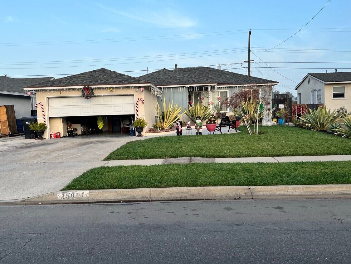 Foto principal - 15814 S Visalia Ave