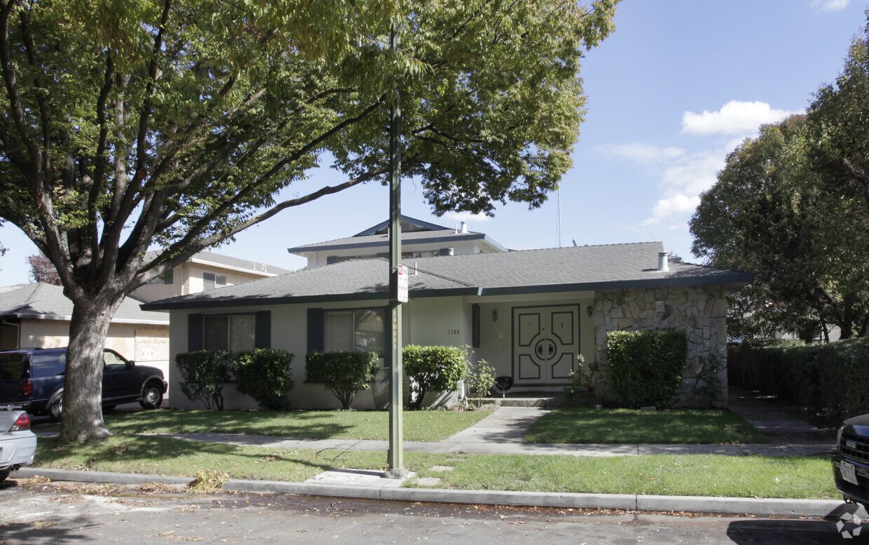 Foto del edificio - 1384 Essex Way
