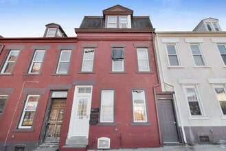 Building Photo - 830 Chestnut St