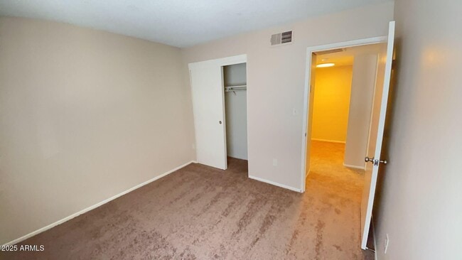 Foto del edificio - 5902 W Golden Ln