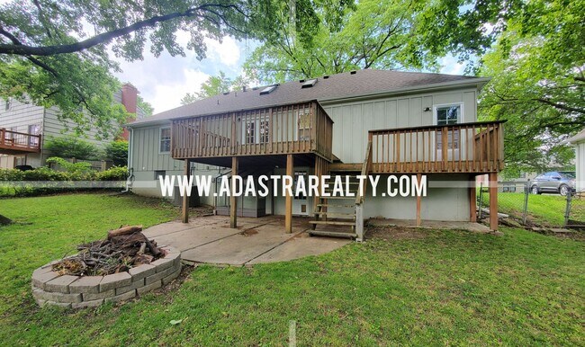 Foto del edificio - Beautiful Home in the Heart of Overland Park-Available NOW!!