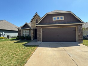 Building Photo - 3012 Samson Dr