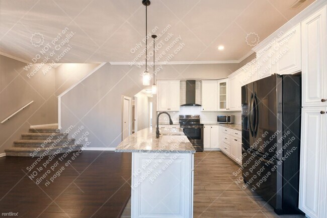 Foto del edificio - 3 br, 3 bath House - 1301 Spann Ave