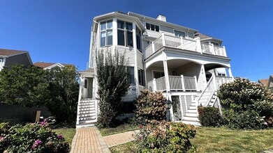 Building Photo - 170 Cliff Ave