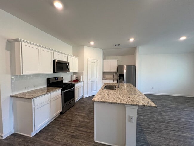 Building Photo - 7759 Joe Lynn Trails