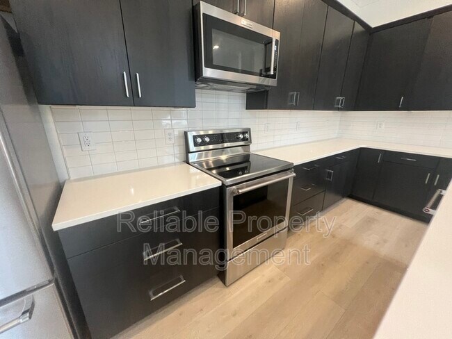 Foto del edificio - 2824 Providence Rd
