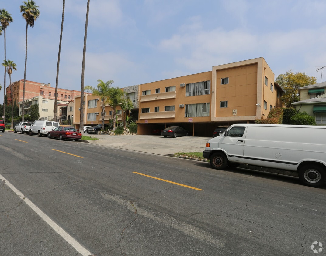 Building Photo - 336 S. Alexandria Avenue