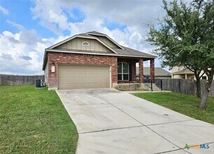 Building Photo - 729 Community Dr