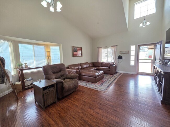 Foto del edificio - 8807 Silver Glen Dr