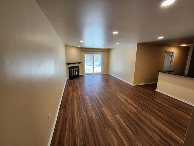 Building Photo - 33 Cypress Ct