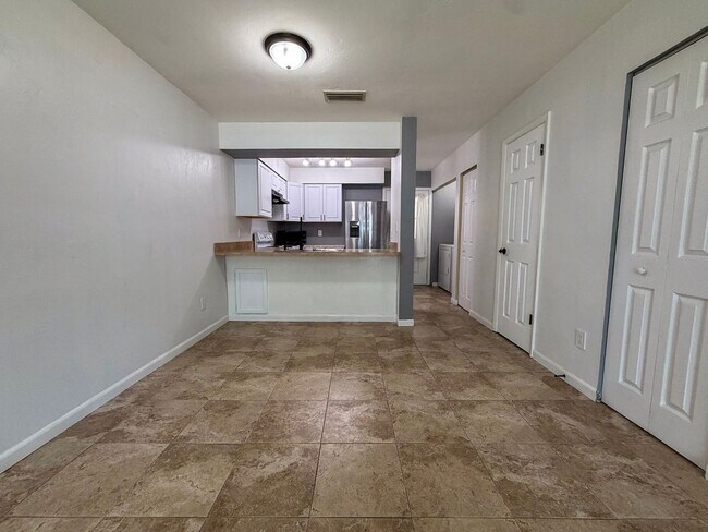 Foto del edificio - 2BR/1.5BA Townhouse in Mill Run!