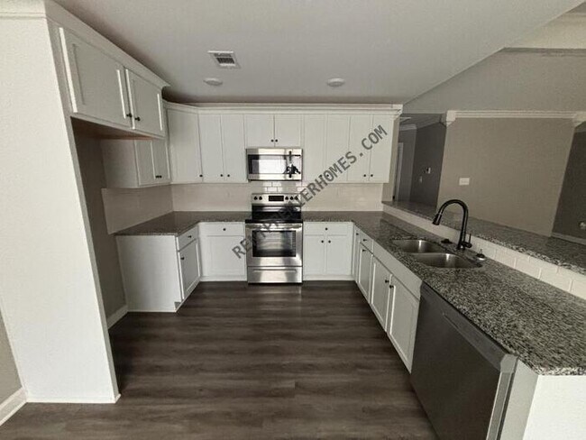 Building Photo - 21 Patti Cv