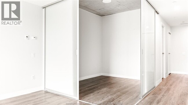 Building Photo - 3100 Meadowbrook Ln