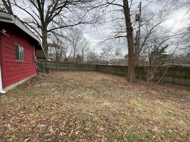 Foto del edificio - 8322 Sagewood Ln