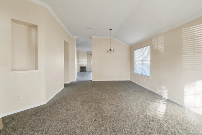 Foto del edificio - 835 Dracena Ct