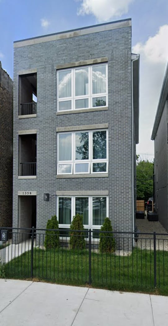 Building Photo - 1358 S Fairfield Ave