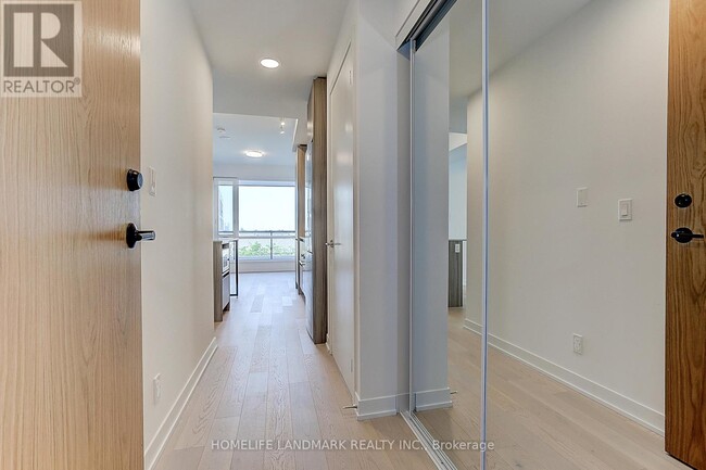 Building Photo - 7950 Bathurst St