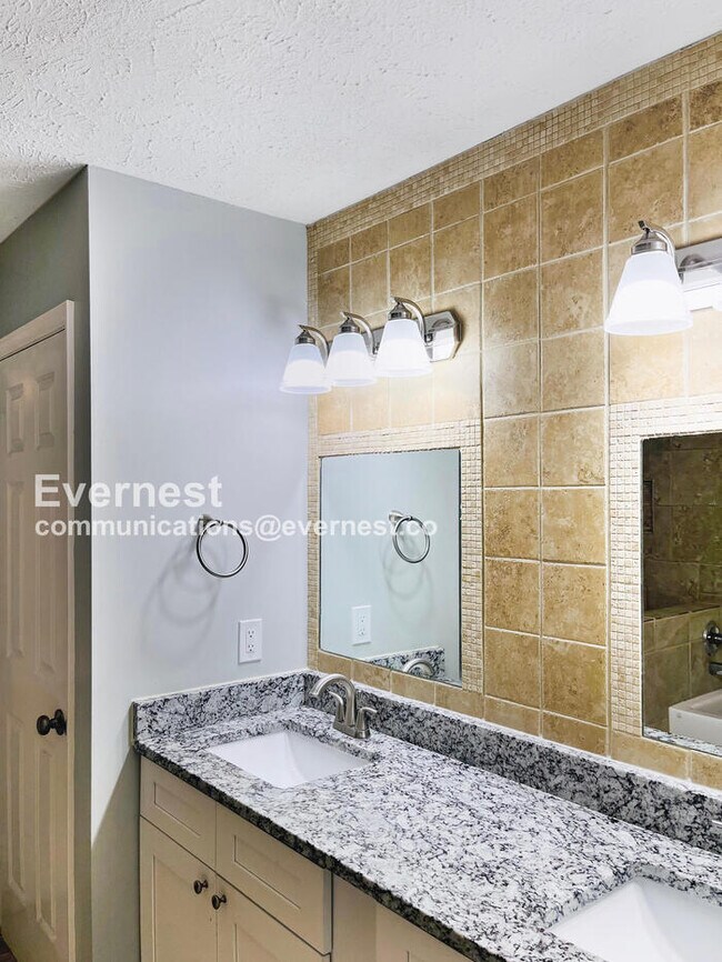 Foto del edificio - 405 Pleasant Run Rd