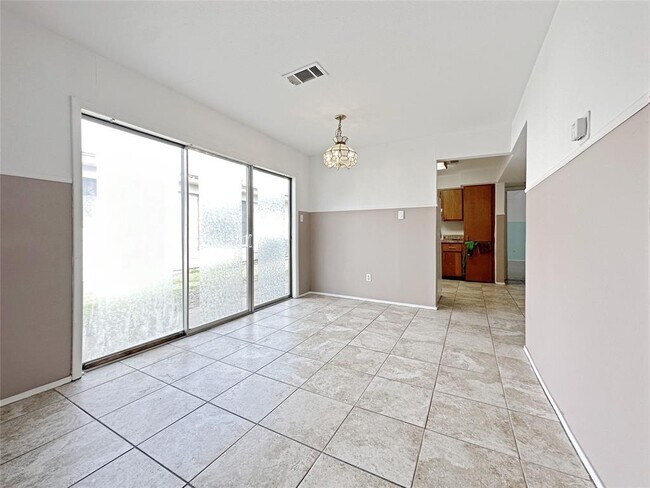 Building Photo - 5613 Pinon Vista Dr