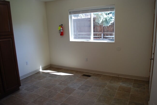 Building Photo - 1716 S Eagleson Rd