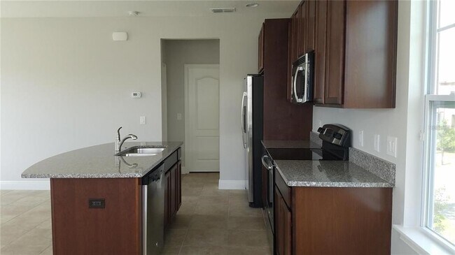 Building Photo - 8091 Laureate Blvd