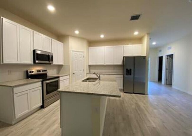 Foto del edificio - 1116/1118 Albert Ave