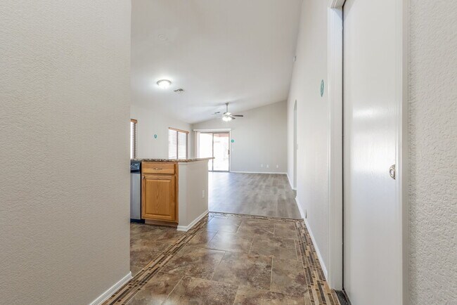 Building Photo - 3834 E Longhorn Dr