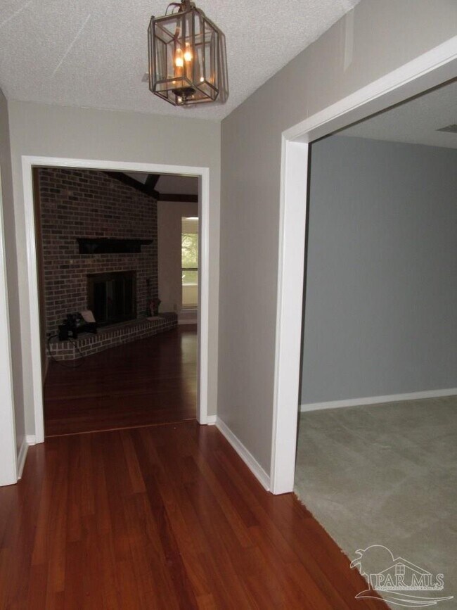Building Photo - 9009 Woodrun Ln