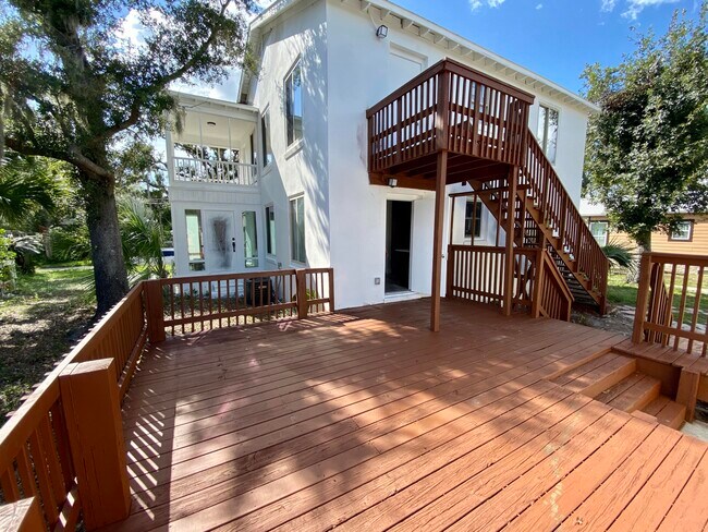 Building Photo - 204 Harmon Ave