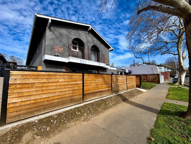 Building Photo - 1819 W St