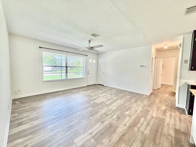 Building Photo - 3460 Rothschild Dr