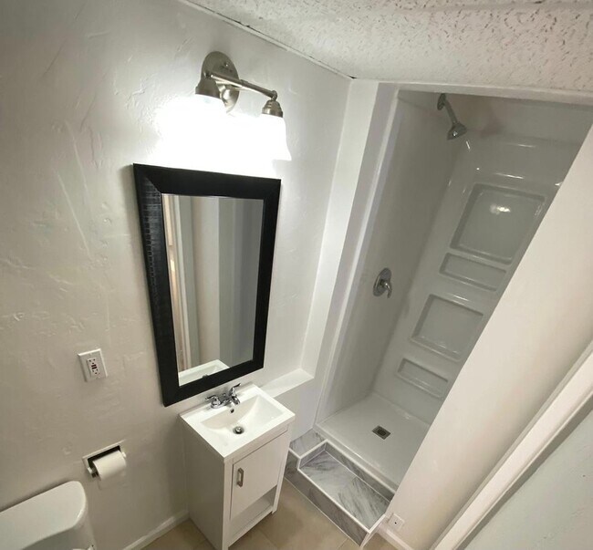 Foto del edificio - 3622.1 E Vly Prkwy 601;Esco 92025