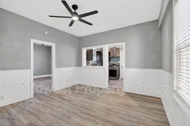 Building Photo - 6619 Etzel Ave