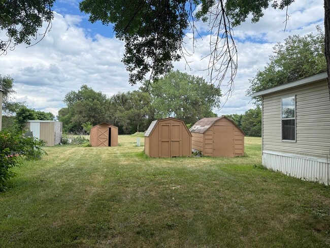 Building Photo - 1202 Meadow View Rd