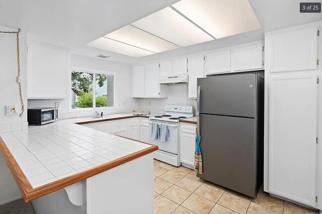 Foto del edificio - 1498 Gustavo St