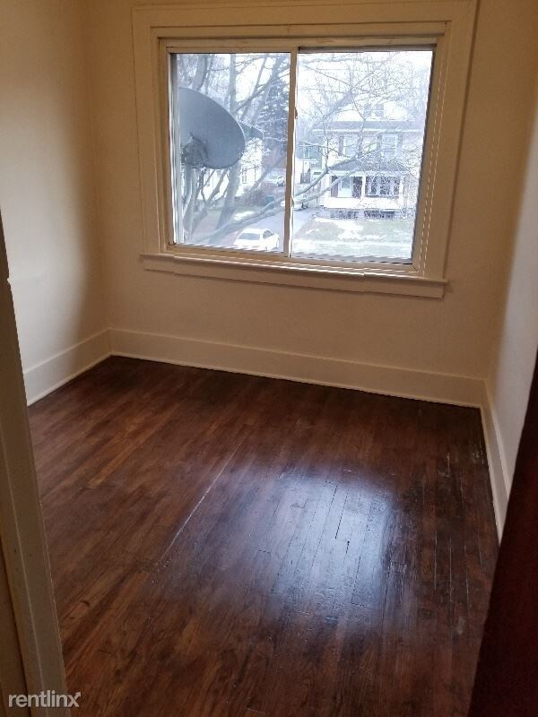 Foto del edificio - 2 br, 1 bath Apartment - 560 Flower City Park