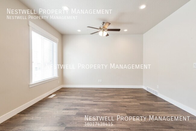 Building Photo - 4 Bed townhome at The Exchange in Lehi