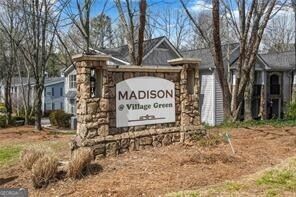 Foto del edificio - 708 Madison Ln S E