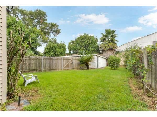 large yard - 512 Short St