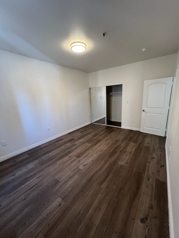 Foto del edificio - 14655 Vanowen St
