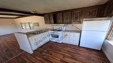 Building Photo - 3909-1821 Bluebird St