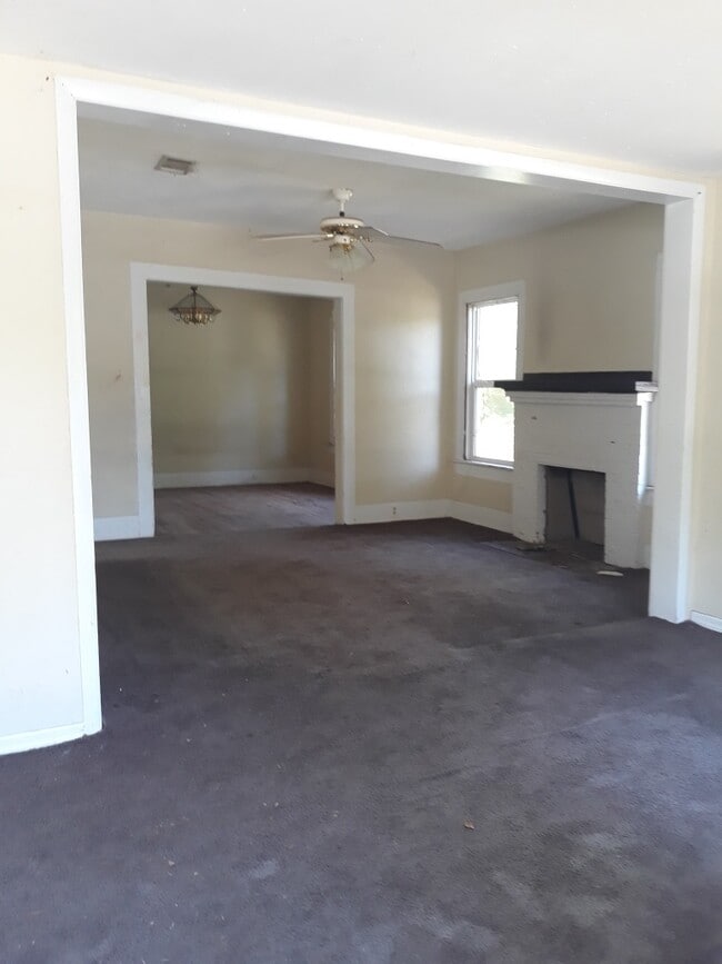 Building Photo - 1001 Lucas St