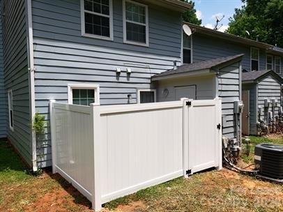 Foto del edificio - 3908 Briarhill Dr