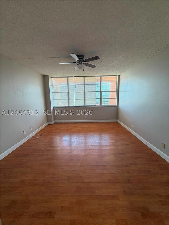 Building Photo - 2025 NE 164th St