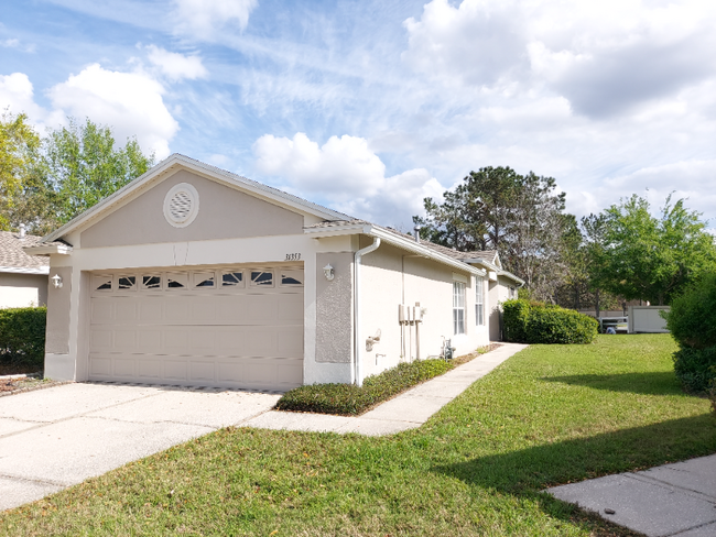 Building Photo - 31353 Shaker Cir