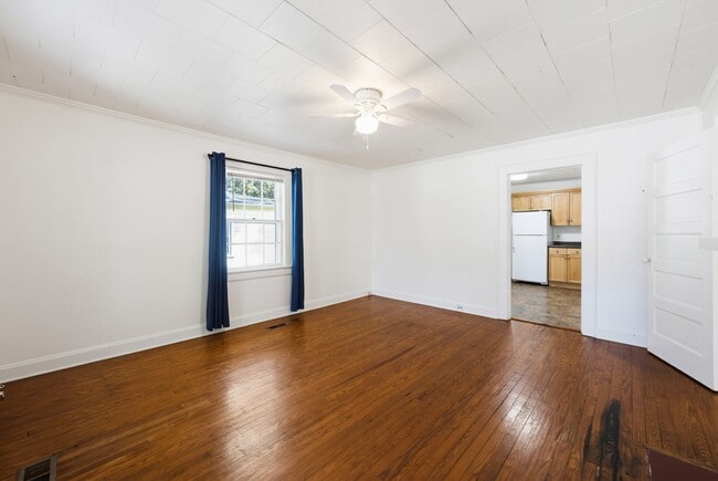 Building Photo - 910 Iredell St