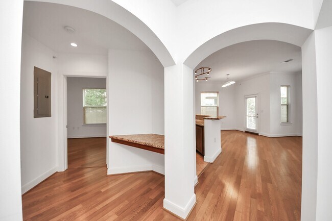 Foto del edificio - 1010 Rosine St